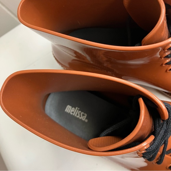 MELISSA Womens BRAZILIAN Wingtip Brogue Ankle Boot SIZE 7 Glossy Bordeaux Brown - Picture 3 of 13